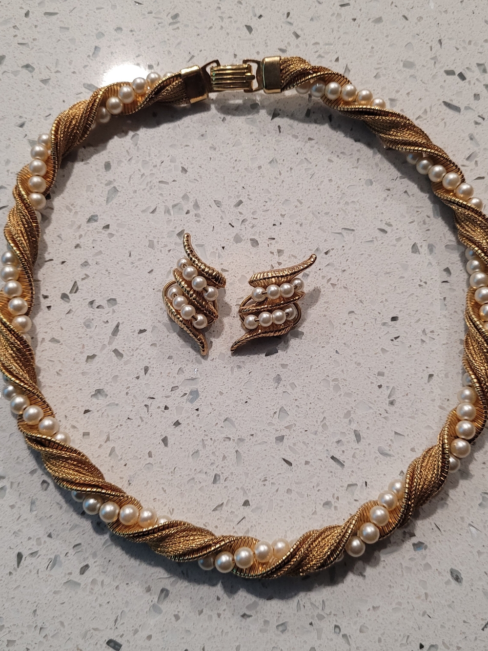 Napier Vintage 1980's Faux Gold Pearl 11" Twisted Necklace and Earrings Set - Picture 1 of 8